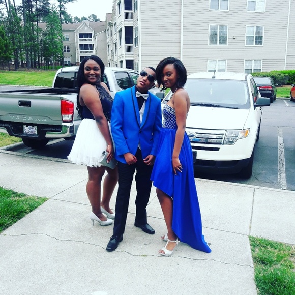 Prom dress - Picture 2 of 8